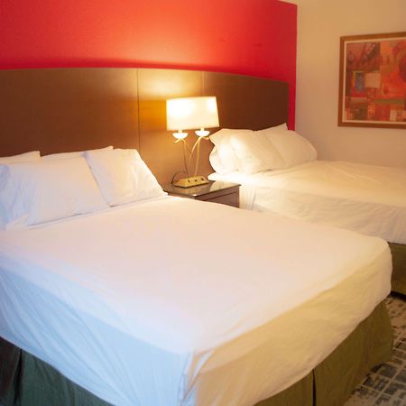 Baymont By Wyndham Ferndale/Royal Oak Hotel Bagian luar foto