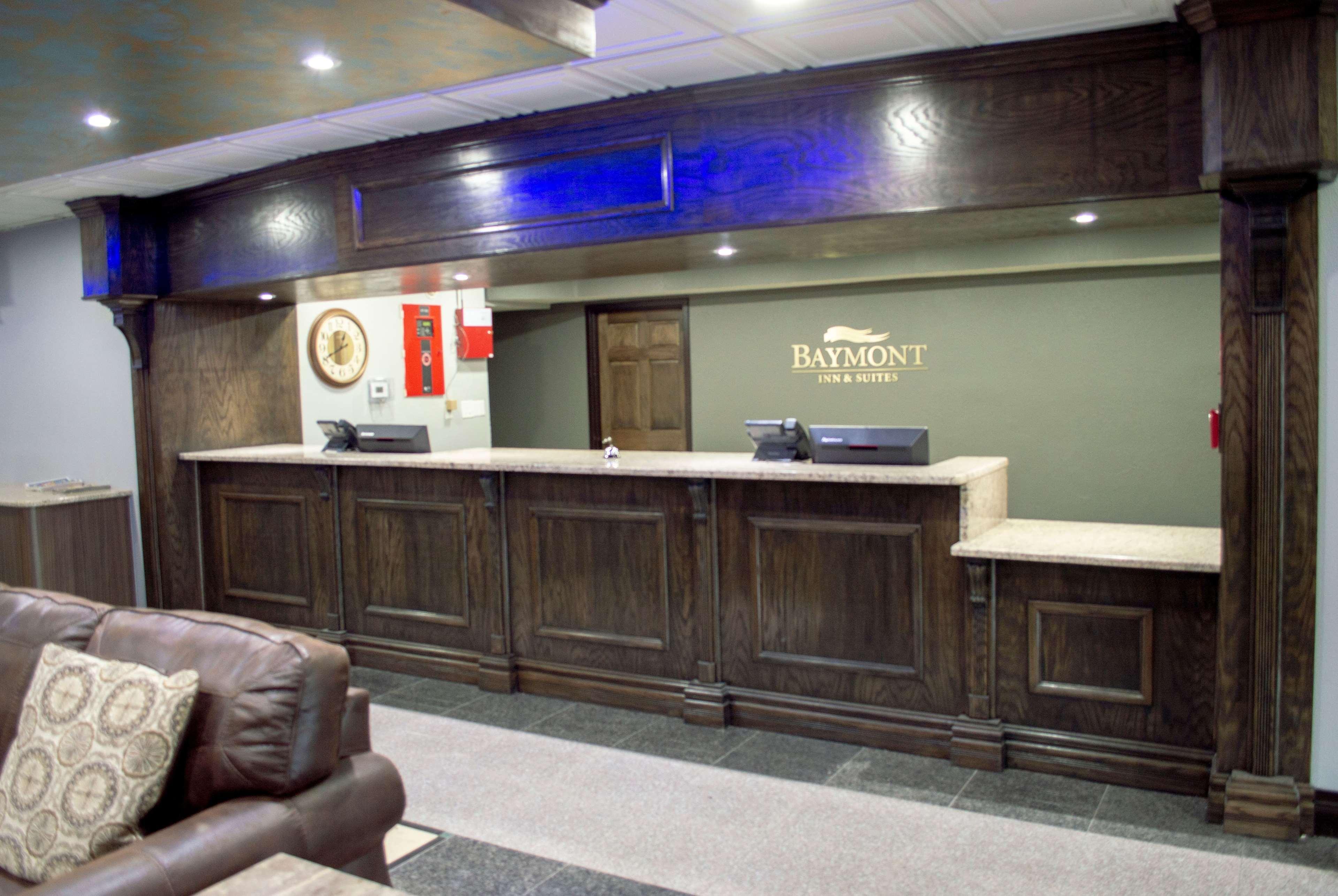 Baymont By Wyndham Ferndale/Royal Oak Hotel Bagian luar foto