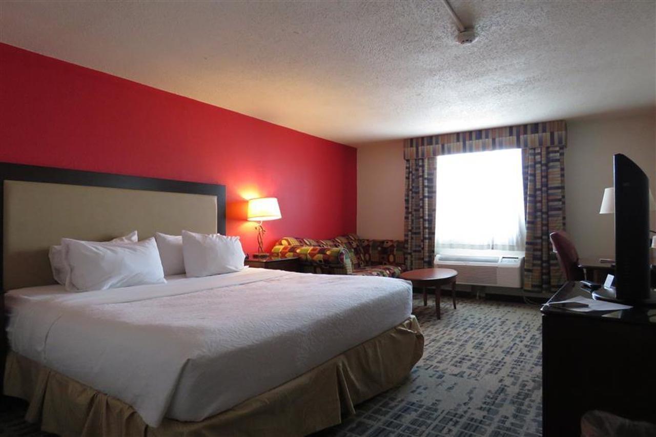 Baymont By Wyndham Ferndale/Royal Oak Hotel Bagian luar foto