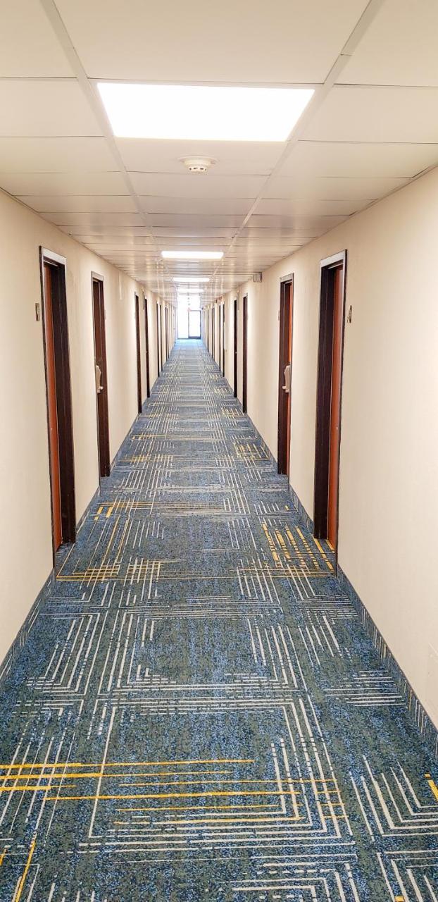 Baymont By Wyndham Ferndale/Royal Oak Hotel Bagian luar foto