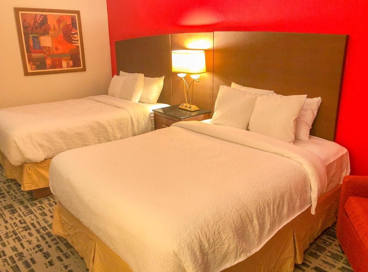 Baymont By Wyndham Ferndale/Royal Oak Hotel Bagian luar foto