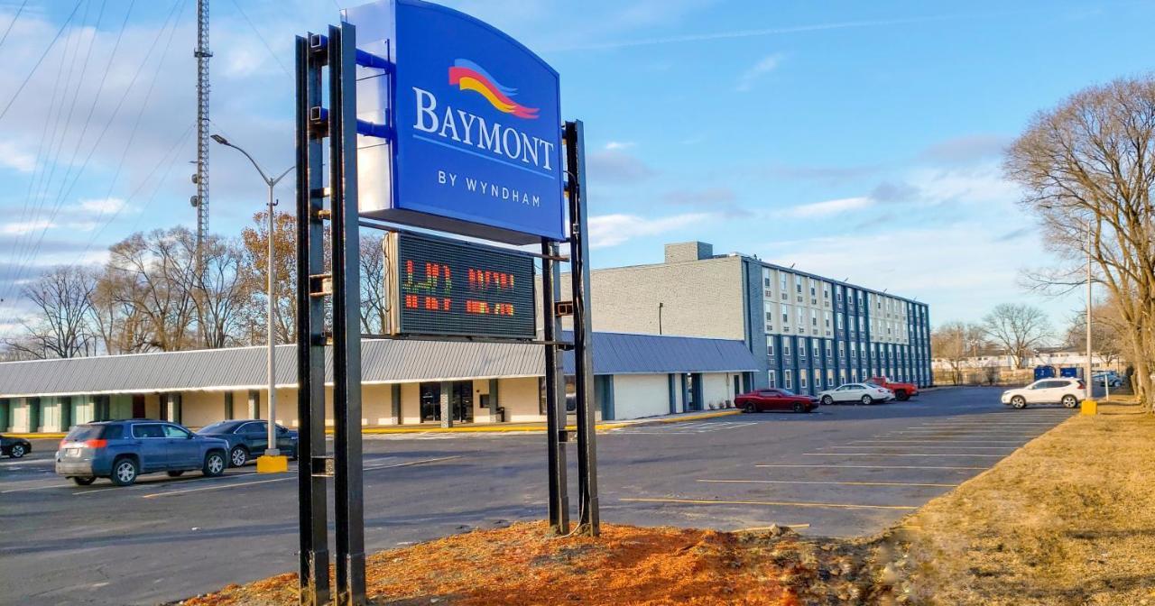 Baymont By Wyndham Ferndale/Royal Oak Hotel Bagian luar foto